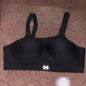 i am selling a brand new never worn bra